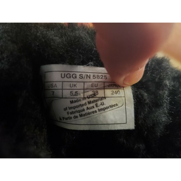 Ugg Australia Women's 5825 Classic Short Sheepskin Boots Black Size 7M - Picture 7 of 9